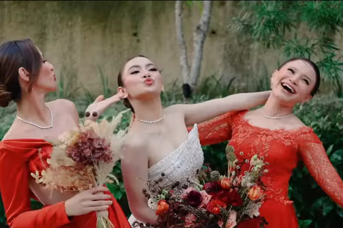 Nia Ramadhani dan Rossa Menjadi Bridesmaid di Resepi ke-2 Rizky Febian-Mahalini