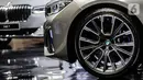 Velg The New BMW 730Li M Sport terlihat saat peluncuran BMW Seri 7 Long Wheelbase di Jakarta, Kamis (10/10/2019). The New BMW 730Li M Sport dibandrol dengan harga Rp1,829 miliar off-the-road akan tersedia pada Desember 2019. (Liputan6.com/Faizal Fanani)