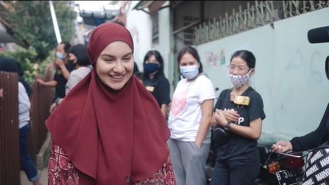 7 Momen Ultah Pernikahan Irish Bella dan Ammar Zoni, Undang Pedagang Bakso