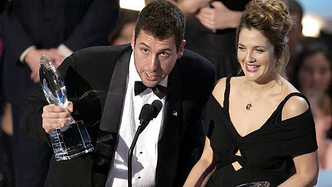 Duet Adam Sandler-Drew Barrymore Terbukti Masih Diminati