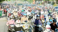 Situasi kemacetan dengan kendaraan bermotor di Vietnam. (Breaking News Vietnam)