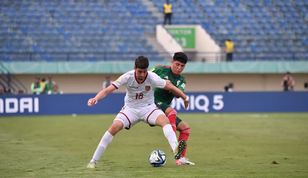 Sementara itu Venezuela U-17 bertahan di pucuk klasemen dengan koleksi empat angka. (Doc. LOC WCU17/SBN)