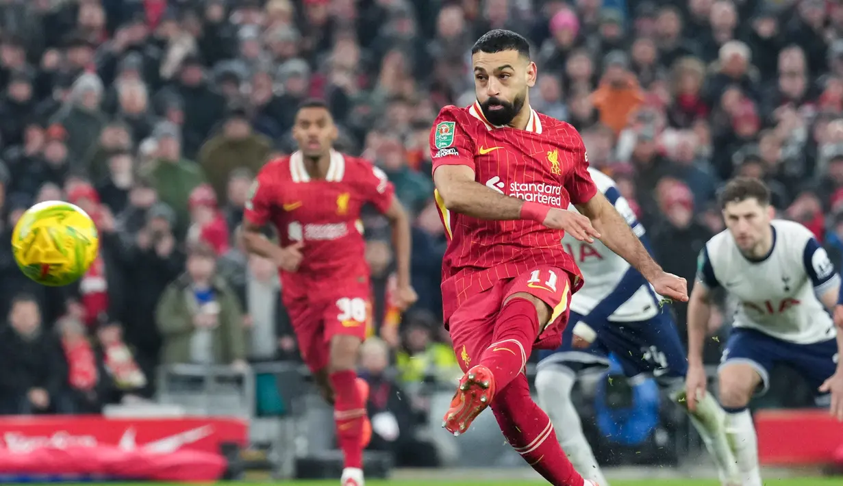Liverpool menang berkat gol-gol yang disumbang oleh Cody Gakpo (34'), Mohamed Salah (51' pen.), Dominik Szboszlai (75'), dan Virgil van Dijk (80'). (AP Photo/Jon Super)