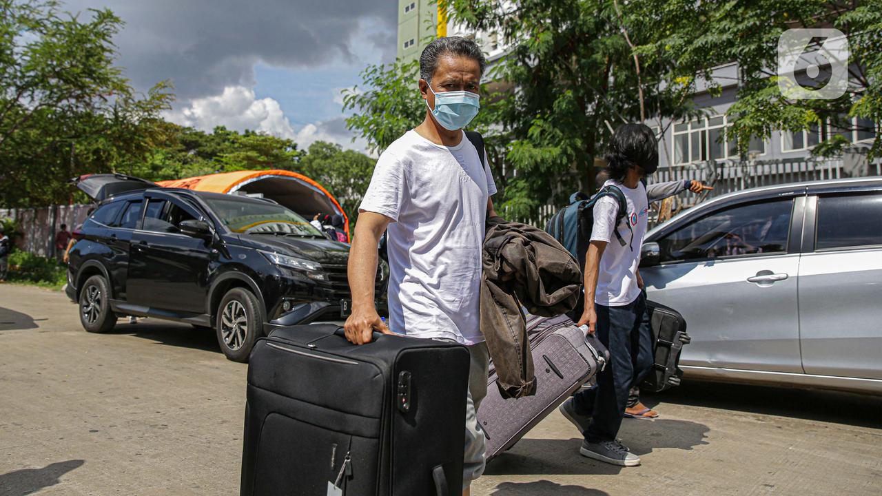 FOTO: Melihat WNI Usai Menjalani Isolasi di RSDC Wisma Atlet Pademangan