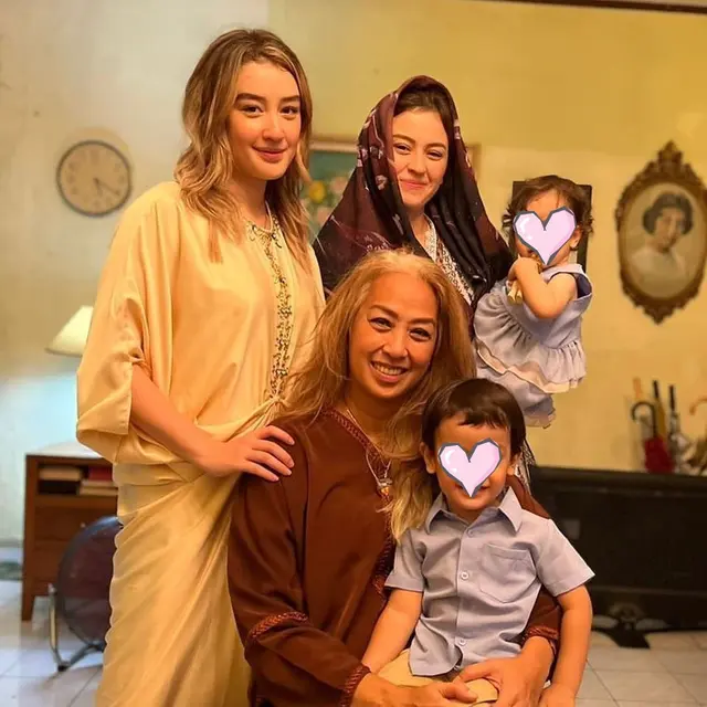 Ibunda Pasang Badan ketika Cerai dari Suami, Ini 6 Potret Kimberly Ryder dan Ibu
