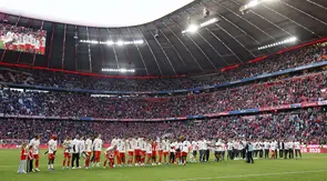 Kemenangan tersebut membuat Bayern Munchen tak terkejar hingga akhir musim dengan koleksi 79 poin atau terpaut 15 angka dari Borussia Dortmund sebagai runner up. (AFP/Alexandra Beier)