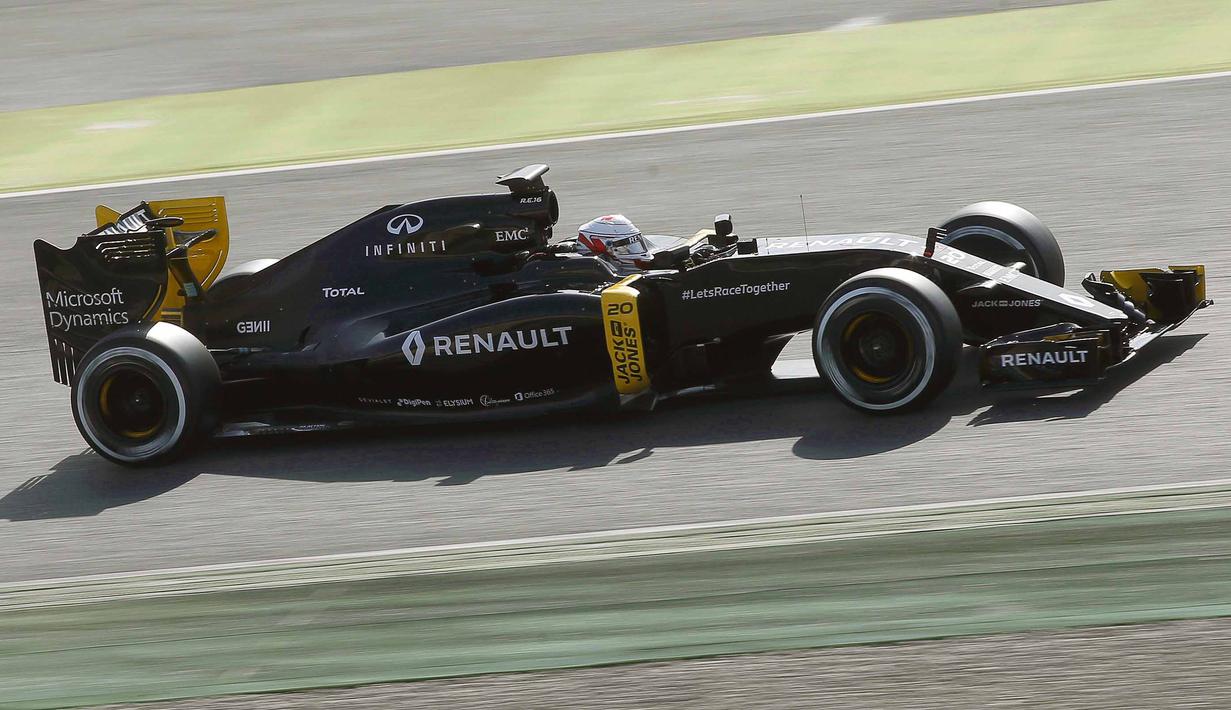 Kevin Magnussen mencatat waktu tercepat yaitu 1m25,760s dari 119 lap pada sesi tes pramusim kedua di Sirkuit Catalunya, Barcelona, selasa (2/3/2016) malam WIB. (EPA/Andreu Dalmau)