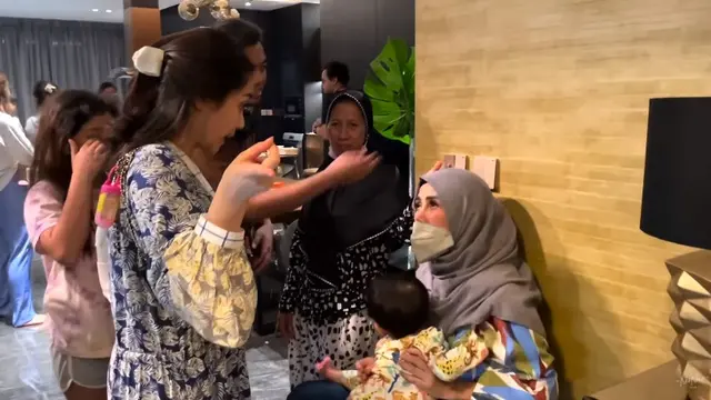 7 Momen Syukuran Rumah Baru Nisya Ahmad, Kompak Dihadiri Keluarga Besar
