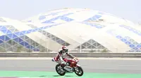 Pembalap Honda Team Asia, Andi Gilang saat turun pada Moto3 Qatar 2021. (Honda Team Asia)