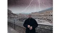 6 Gaya Liburan Joko Anwar di Italia, Kunjungi Banyak Tempat Bersejarah (sumber: Instagram.com/jokoanwar)