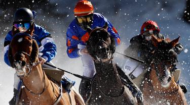 Pacuan Kuda Danau Beku di Swiss