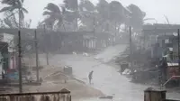 Badai Titli melanda kawasan timur India pada hari Kamis, 11 Oktober 2018 (AP)