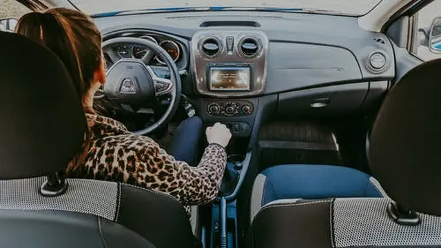 Arti Mimpi Mengendarai Mobil yang Bermakna Baik