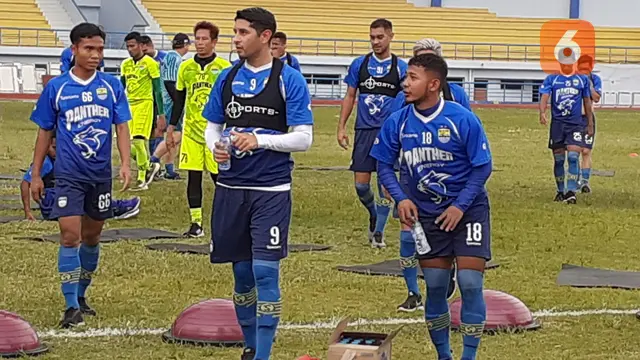 Esteban Vizcarra dan Gian Zola Nasrulloh
