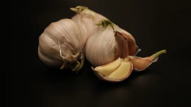 Menilik Kandungan Gizi pada Bawang Hitam