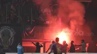 Persib Kalah, Bobotoh Nekat Masuk Arena Pertandingan