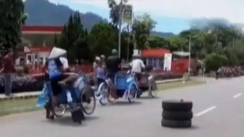 VIDEO: Serunya Lomba Ketangkasan Balap Becak di Bengkulu