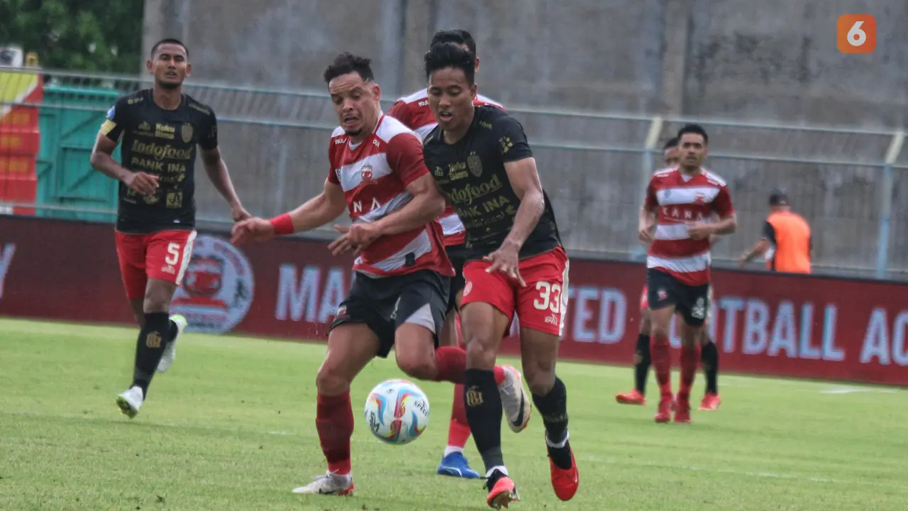 FOTO Madura United Vs Bali United