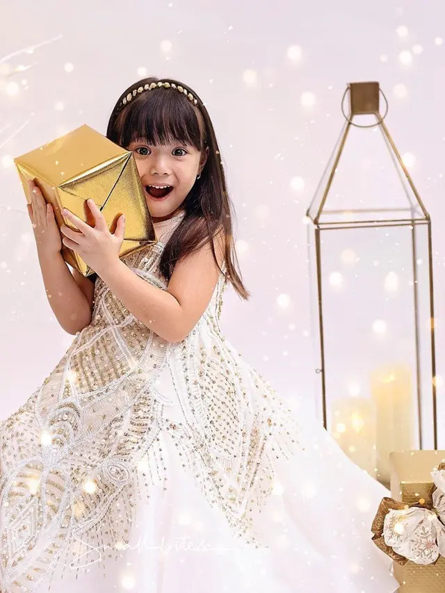 6 Pemotretan Gempi Bertema Natal, Aksinya Lucu dan Bikin Gemas