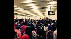 Suasana kekacauan di terminal 1B Bandara Soekarno-Hatta Cengkareng, Tangerang, Kamis (19/2/2015). (twitter.com/@tukangojeg) 