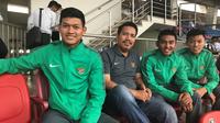 Muhammad Riyandi (kiri) tak bisa membela Timnas Indonesia U-19 pada semifinal Piala AFF U-18 2017 akibat mengalami cedera. (Bola.com/Aning Jati)