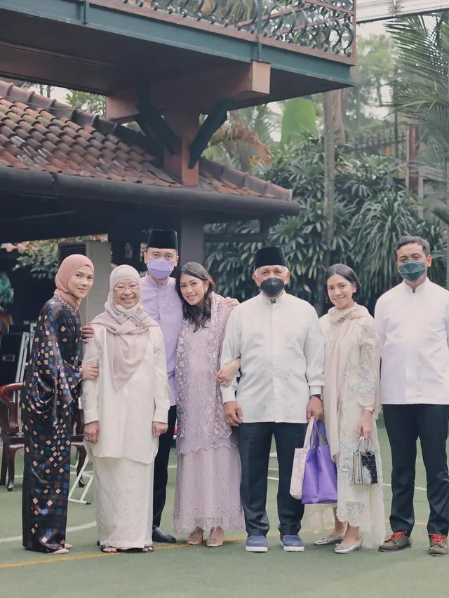 8 Momen Pengajian 4 Bulanan Kehamilan Aliya Rajasa, Berkonsep Ungu