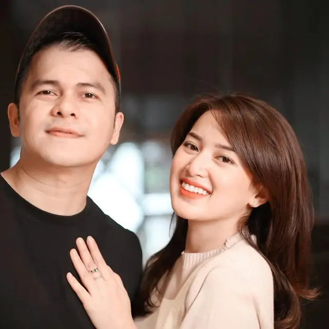 Hamil Anak Pertama, Ini 6 Potret Rosiana Dewi dan Handika Pratama Usai Menikah