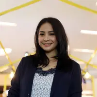 Salah satu artis yang terus mengembangkan bisnisnya adalah Nagita Slavina. Istri Raffi Ahmad itu mengaku tengah fokus pada bisnis kuliner. Belum lama ini, ibu satu anak itu membuka outlet minuman baru. (Nurwahyunan/Bintang.com)