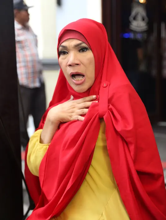 "Saya sih berharap ke pak Ahok memberikan tempat, minimal memberikan penghargaan kepada artis sepuh seperti mak Laila Sari dan lainnya," Dorce. (Andy Masela/Bintang.com)