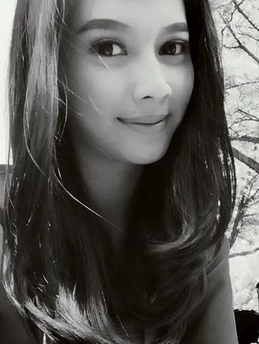 Kematian Irena Justine yang mendadak memang menjadi perbincangan hangat saat ini. Masih muda dan cantik, banyak orang yang menyayangkan kepergian ibu satu orang anak ini. (instagram.com/irena_justine)