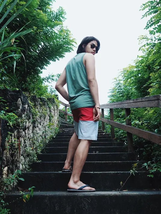 Sudah tidak perlu diragukan lagi ketampanan dari El Rumi. Cowok kelahiran 30 Mei 1999 ini juga termasuk selebriti muda yang punya karisma. (Foto: instagram.com/elelrumi)