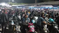 pemudik sepeda motor  memadati Pelabuhan Ciwandan, Kota Cilegon, Banten pada Rabu (19/4/2023). (Foto: Yandhi Deslatama/Liputan6.com).