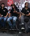 Slank melalui program Slankerpreneur yang mereka gagas beberapa waktu lalu pun memiliki cara jitu untuk membuat para slankers, sebutan penggemarnya produktif dari segi ekonomis. (Nurwahyunan/Bintang.com)