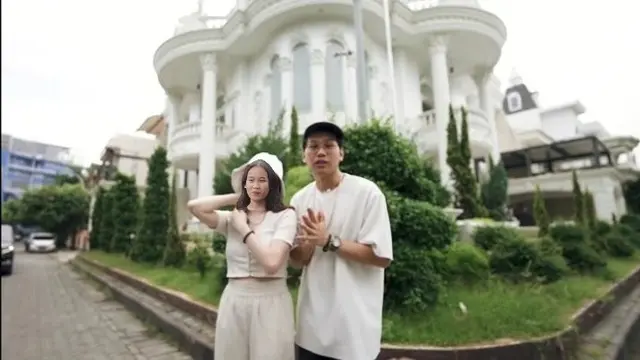 5 Editan Foto Netizen Ingin Jadi Crazy Rich Ini Hasilnya Malah Kocak