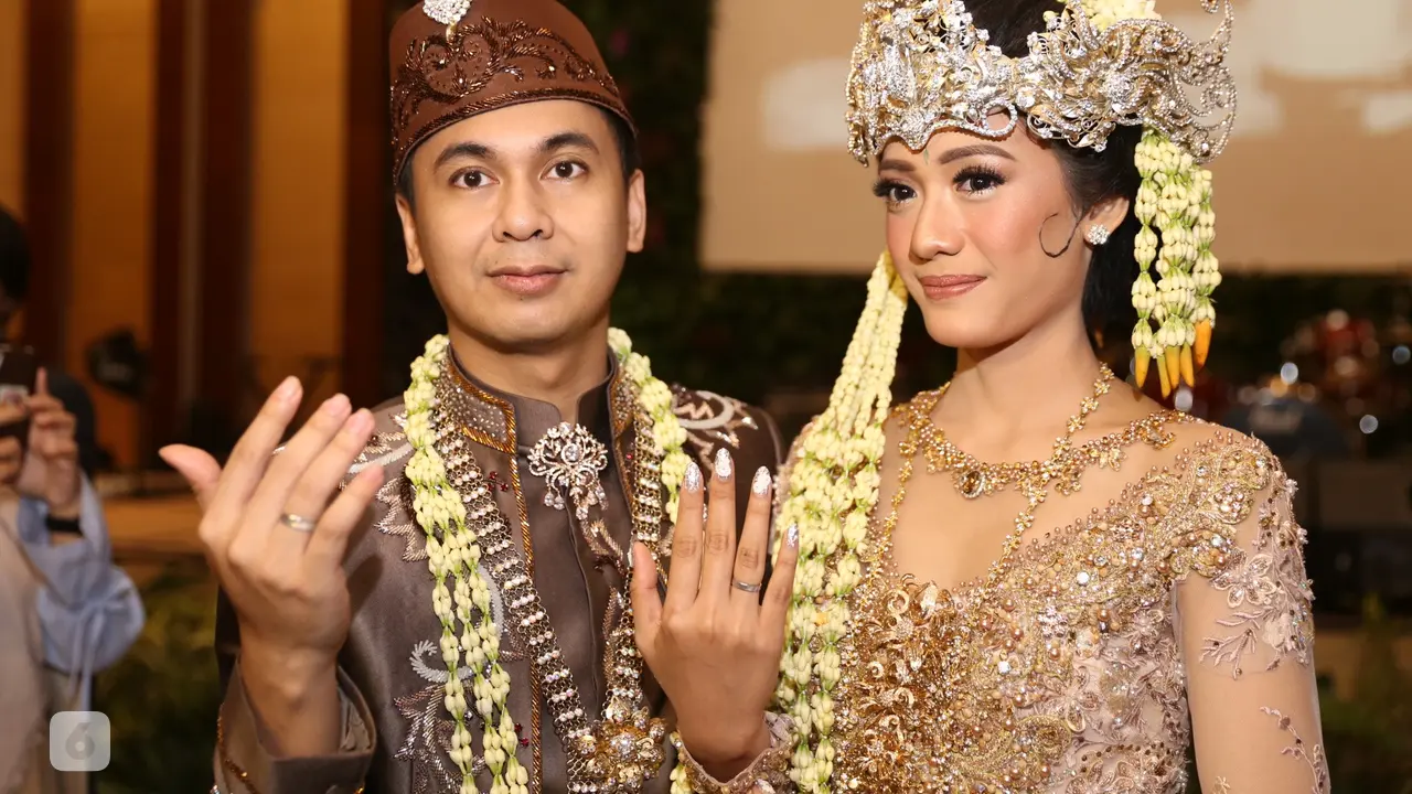 [Bintang] Pernikahan Raditya Dika dan Anissa Aziza