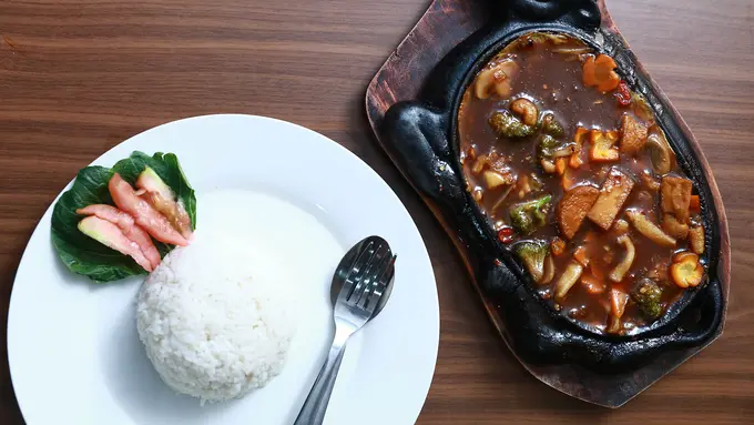 Mencicip Sapo Tahu Paling Enak Ibu Kota di 'Restoran Malam'