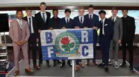 Joseph Simatupang Ferguson dan sembilan pemain lainnya menandatangani kontrak beasiswa berdurasi 2 tahun untuk memperkuat Blackburn Rovers U-18. (dok. Blackburn Rovers)