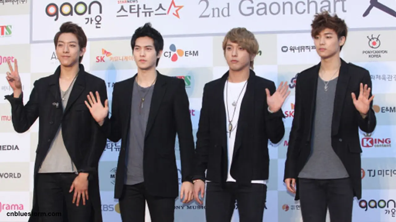 cnblue-130301b.jpg