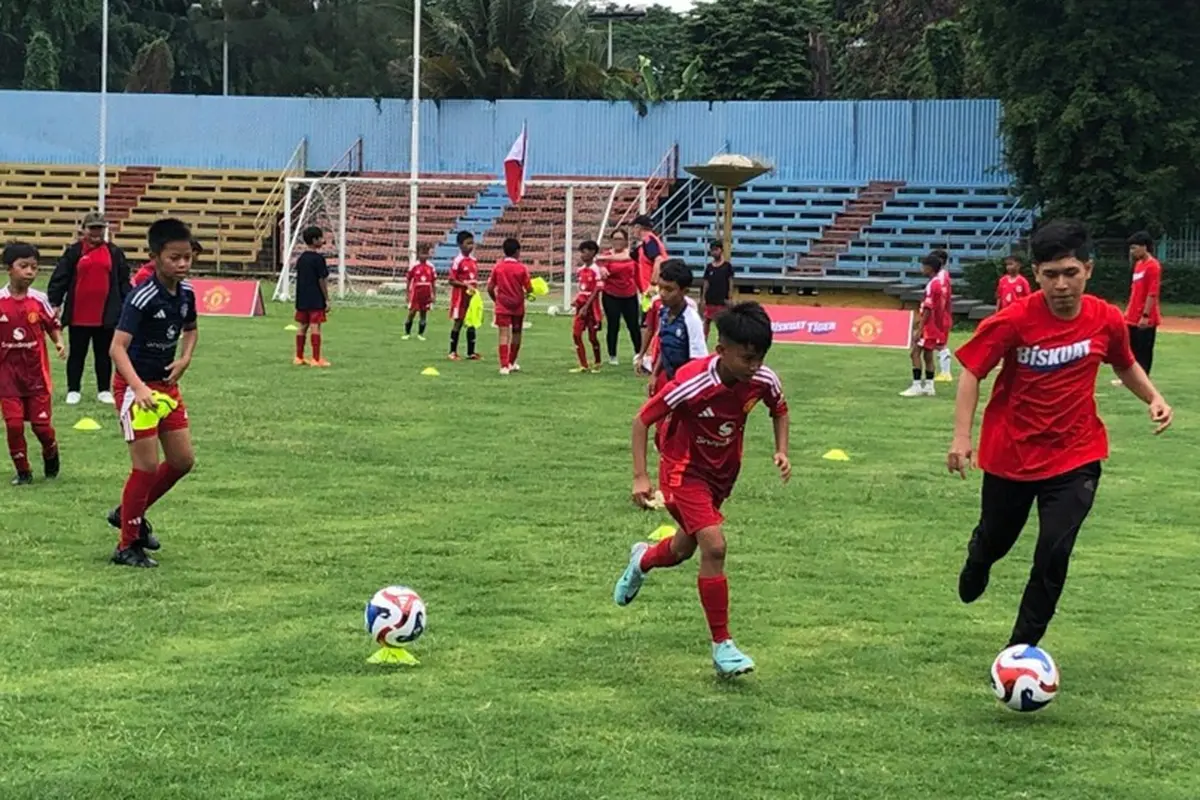 Kolaborasi Epik Biskuat x Manchester United Hadirkan Sekolah Sepak Bola Eksklusif untuk Dukung Potensi Anak Indonesia
