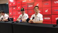 Luca Marini dan Joan Mir saat wawancara eksklusif dengan 10 media, termasuk Liputan6.com di&nbsp;Astra Honda Motor Safety Riding and Training Center (AHM-SRTC) Deltamas, Cikarang, Bekasi pada Sabtu (1/2/2025) sore WIB. (Liputan6.com/Melinda Indrasari)