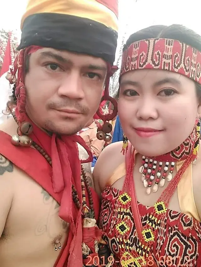 Lama Vakum, Ini 6 Potret Terbaru Frans Indonesianus Jadi Tokoh Pelestari Budaya