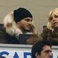 Striker Inter Milan Mauro Icardi (kiri) dan istri, Wanda Nara. (AFP/Marco Bertorello)