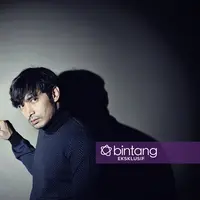 Di sela-sela waktu kosong aktor Abimana Aryasatya lebih banyak menghabiskan waktu bersama keluarga dibanding menghambur-hamburkan uang di tempat gemerlapnya hiburan malam. (Nurwahyunan/Bintang.com)