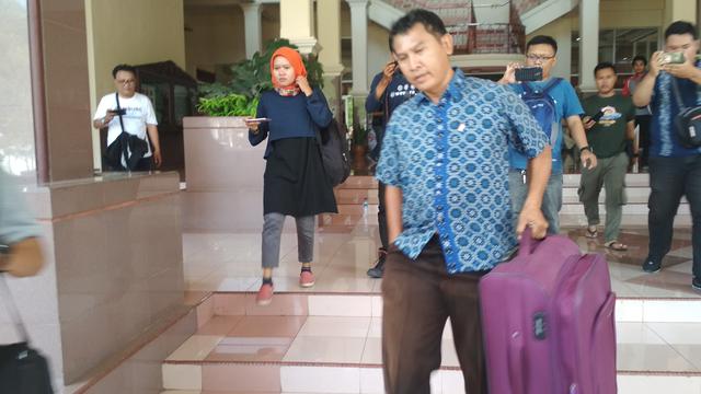 KPK geledah kantor Bupati Cirebon