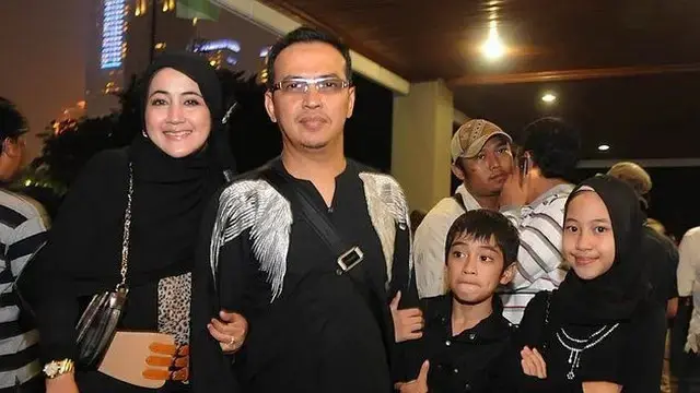 8 Potret Lawas Adiba Khanza dengan Mendiang Ustaz Jefri Al Buchori, Penuh Kenangan