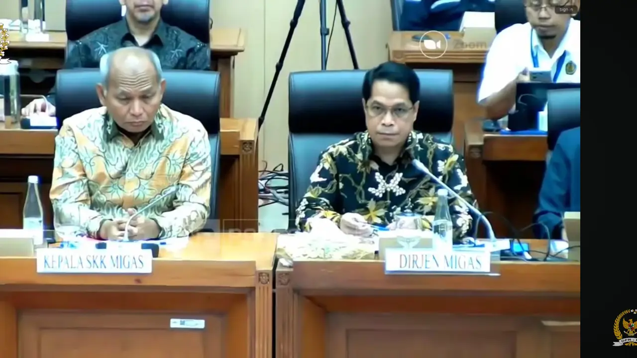Direktur Jenderal Minyak dan Gas Bumi, Kementerian ESDM, Laode Sulaeman saat Rapat Dengar Pendapat dengan Komisi XII DPR, di Jakarta, Kamis (13/11/2025). (Foto: Liputan6.com/Arief RH)