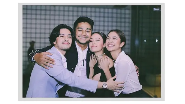 6 Momen Kebersamaan Mikha Tambayong dan Deva Mahenra, Saling Beri Kejutan Ultah