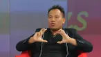 Vicky Prasetyo selalu memakai kalung kesayangannya. Kalung tersebut ternyata sudah menemani sejak 8 tahun lalu.