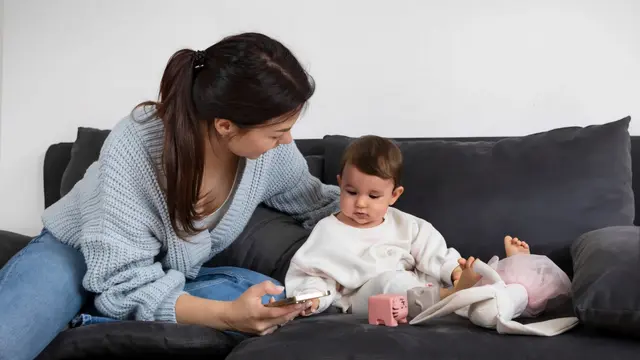 7 Cara Mengatasi Overthinking yang Membebani Ibu, Ini Langkah-Langkahnya! (Foto: Freepik/freepik)