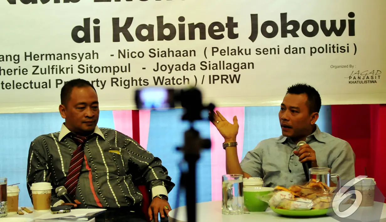 Anggota Komisi X dari Fraksi Partai Amanat Nasional (PAN) Anang Hermansyah (kanan) saat diskusi Ngobrol Bareng Santai (Ngobras) JPI dengan tema "Nasib Ekonomi Kreatif di Kabinet Jokowi", Jakarta, Jumat (14/11/2014) (Liputan6/Johan Tallo)